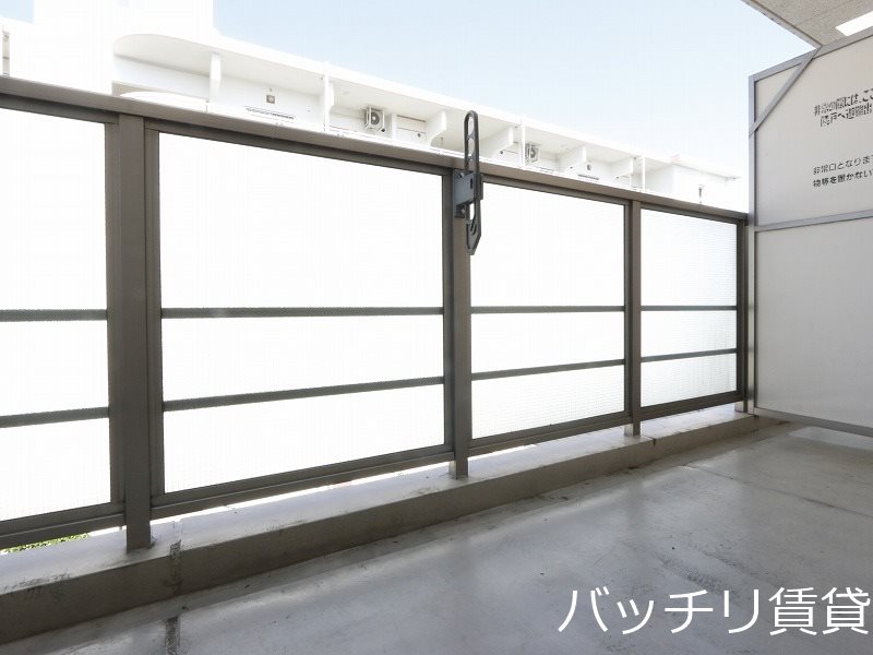 バルコニー　別号室の画像。現況優先