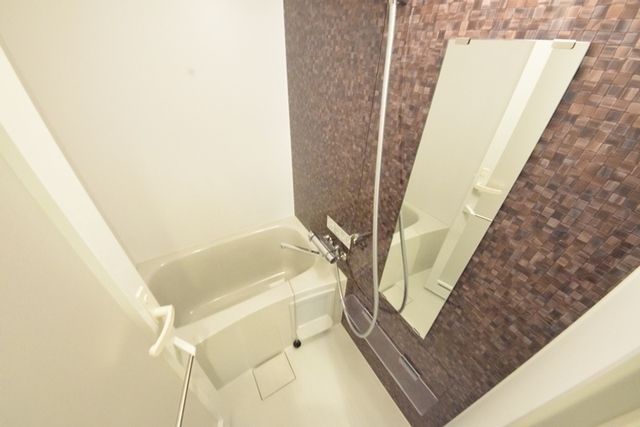 バス・シャワールーム　同じタイプの別部屋写真