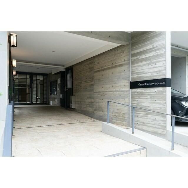 エントランス　エントランス