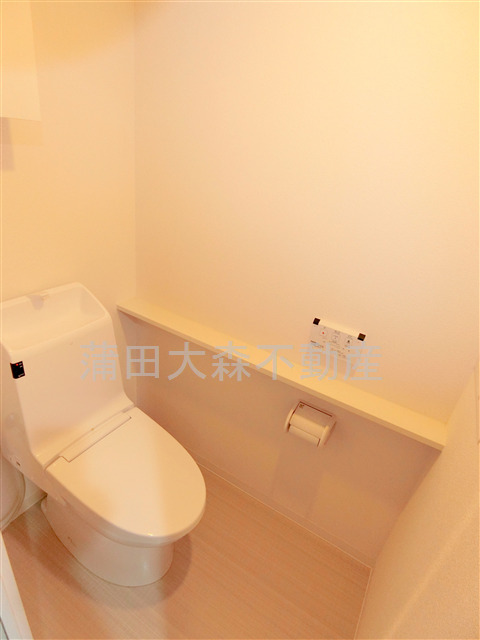 トイレ　温水洗浄便座付きのトイレ