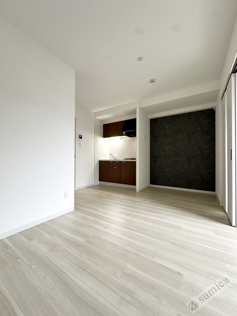 居室・リビング　アクセントクロスがオシャレを演出♪