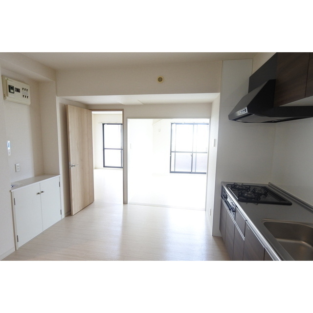 居室・リビング　約８帖のＤＫ