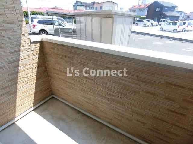 バルコニー　晴れた日には洗濯物もたくさん干せます。