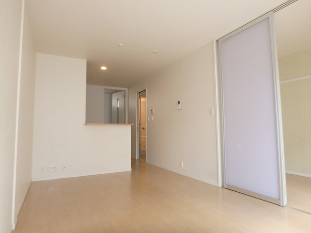 居室・リビング　対面キッチンもオープン空間。