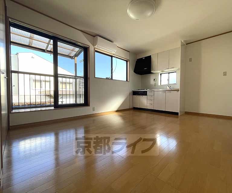 居室・リビング　メゾネットタイプで広々