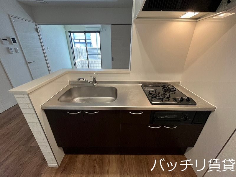 キッチン　別号室タイプの為、現状を優先いたします