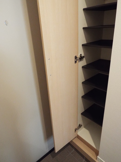 玄関　別室参考写真　シューズＢＯＸ♪