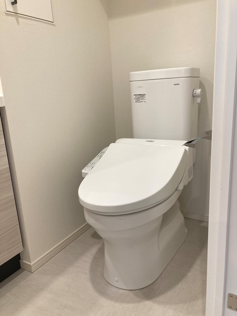 トイレ　※写真は同タイプ住戸です。