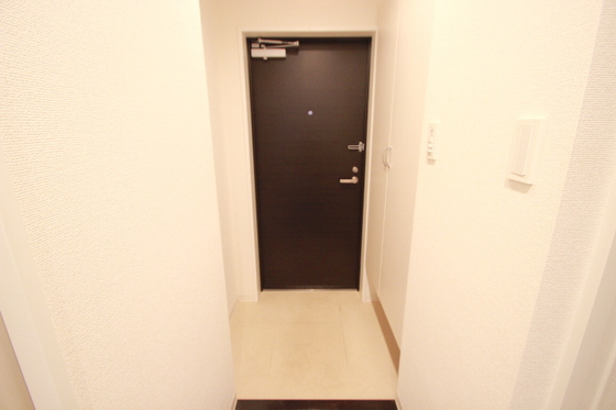 玄関　※別部屋の写真です