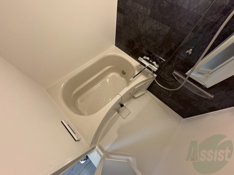 バス・シャワールーム　お風呂になります。一日の疲れを癒してくださいね。