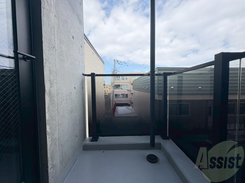 バルコニー　バルコニーが付いていますので一息ついてみてはいかがですか。