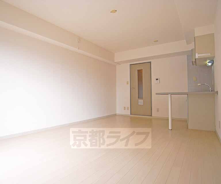 居室・リビング　広々とした室内です。