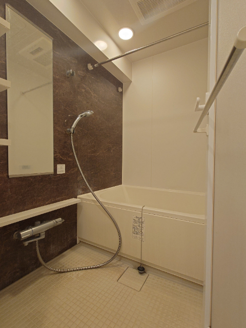 バス・シャワールーム　同タイプ