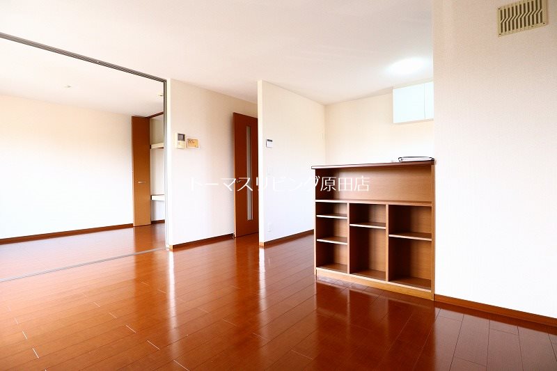 居室・リビング　203号室写真