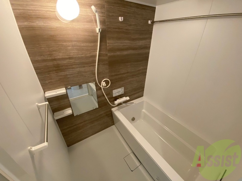 バス・シャワールーム　お風呂になります。一日の疲れを癒してくださいね。