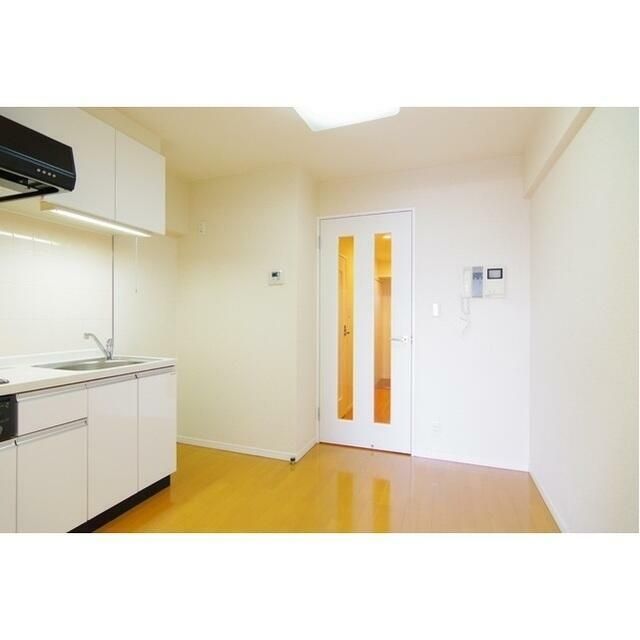 居室・リビング　※他号室参考写真