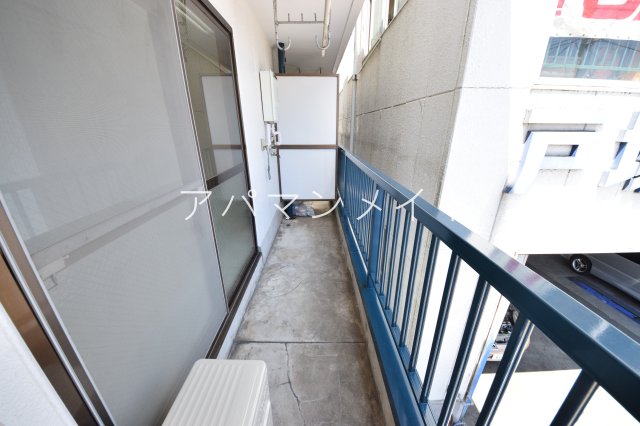 バルコニー　お洗濯にも便利なバルコニー付き