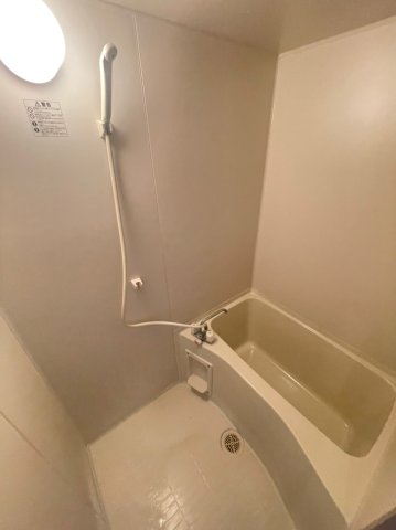 バス・シャワールーム　ゆったり過ごせるお風呂です