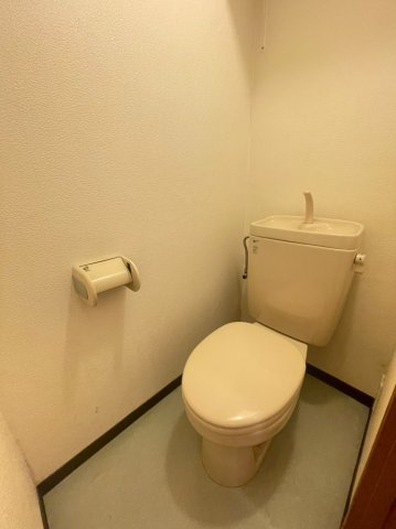 トイレ　清潔感のあるトイレです