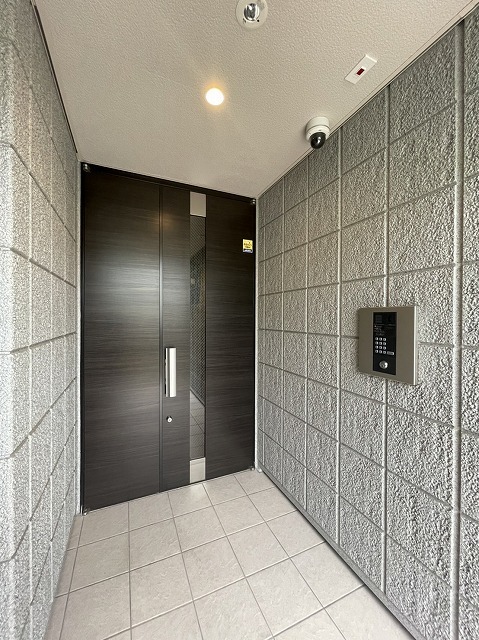 エントランス　★オートロック付きエントランス★