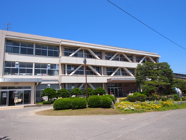 小学校　守山市立小津小学校（小学校）まで354m