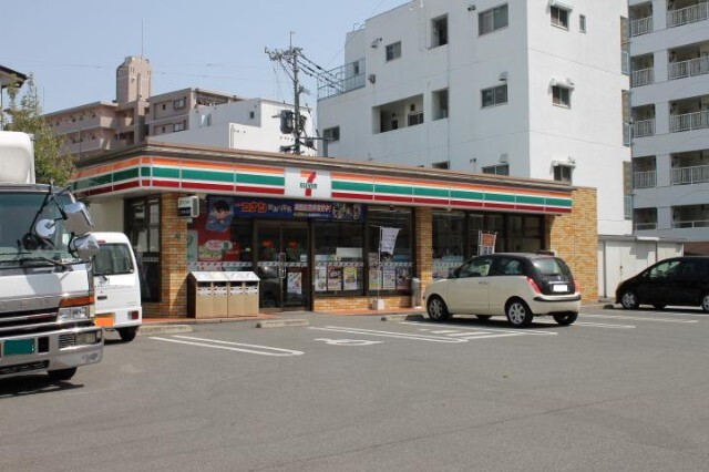 コンビニ　セブンイレブン宮崎橘通東５丁目店（コンビニ）まで136m