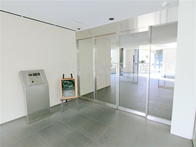 エントランス　防犯カメラTVモニター付オートロック宅配BOXメールBOX管