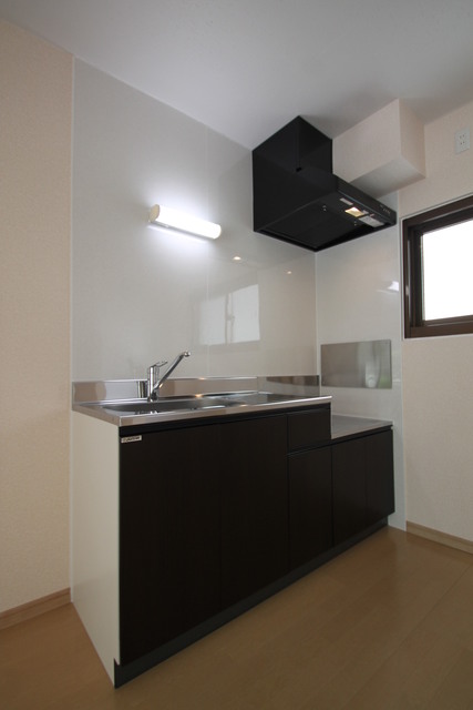 キッチン　キッチンに窓あり