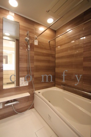 バス・シャワールーム　バスルーム