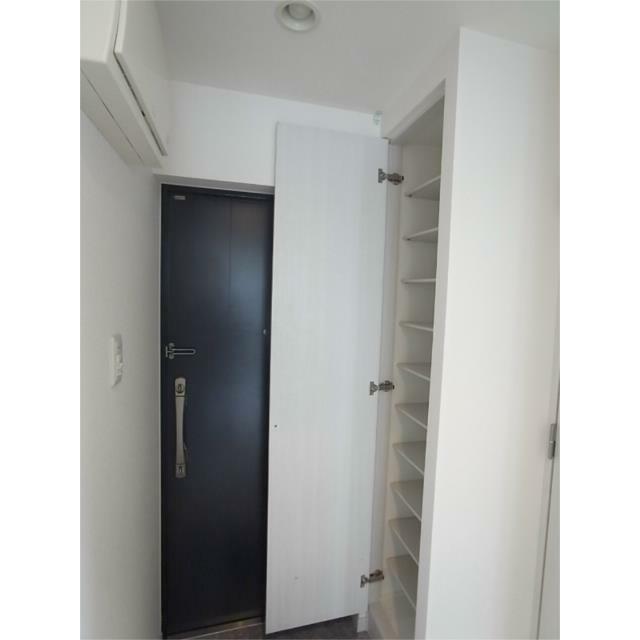 玄関　シューズボックス