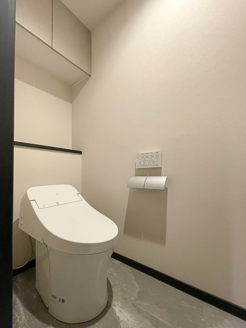 トイレ　※写真は同タイプ住戸です。