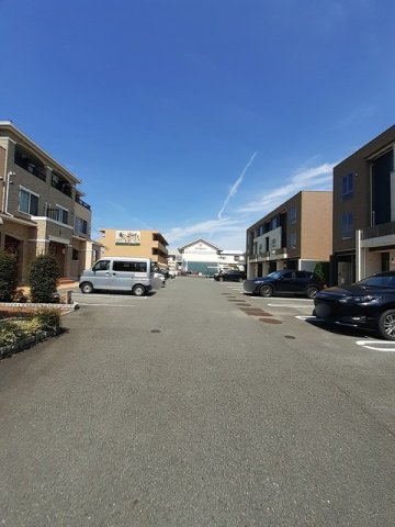 駐車場　車をお持ちの方に嬉しい駐車場付きの物件です