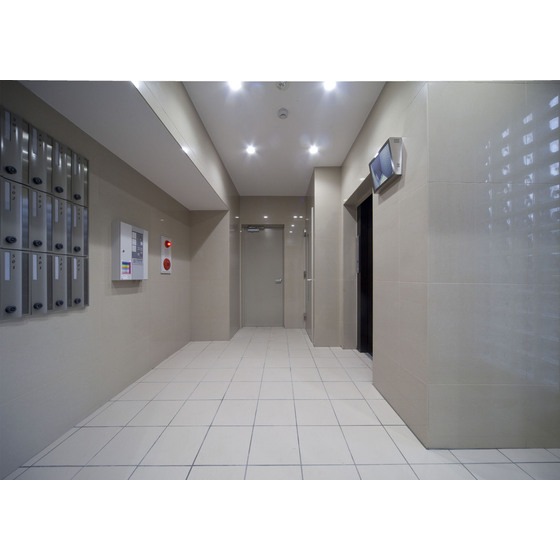 ロビー　明るい印象のエントランス