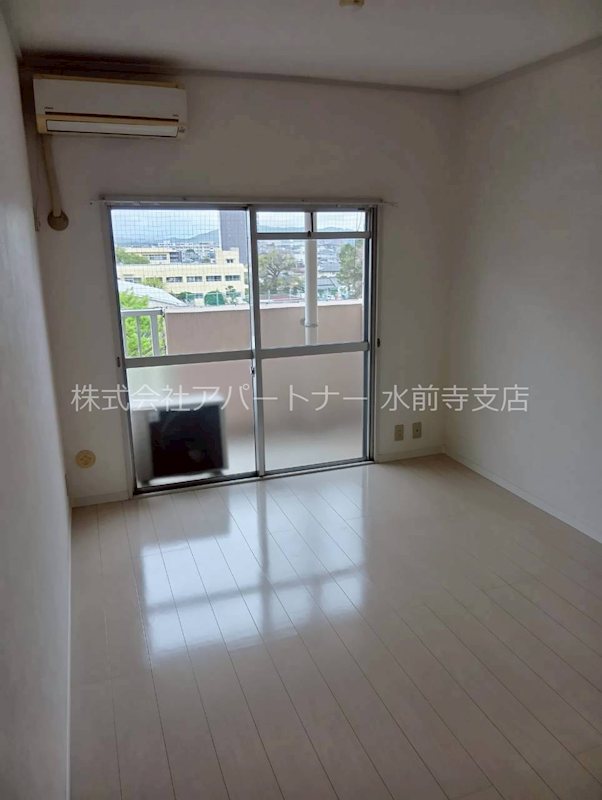 その他部屋・スペース　白い床で明るく感じます！