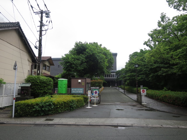 図書館　熊本県立図書館（図書館）まで613m