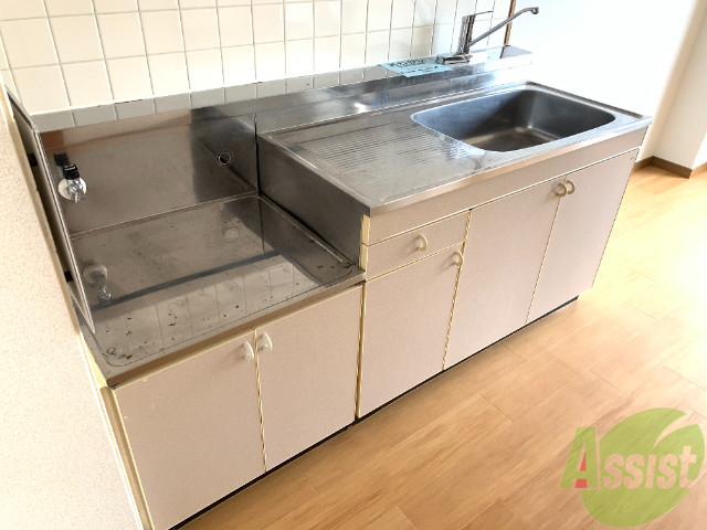 キッチン　調理スペースがあるのは、料理をする人には嬉しいですね。