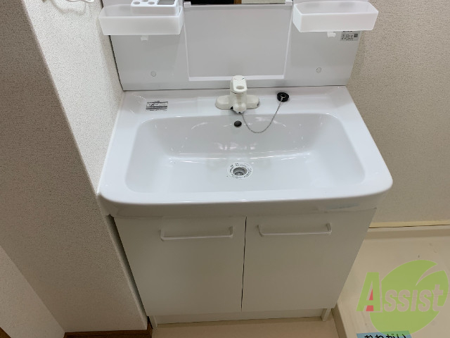 洗面設備　収納付きの独立洗面台は使い勝手がいいですよね。