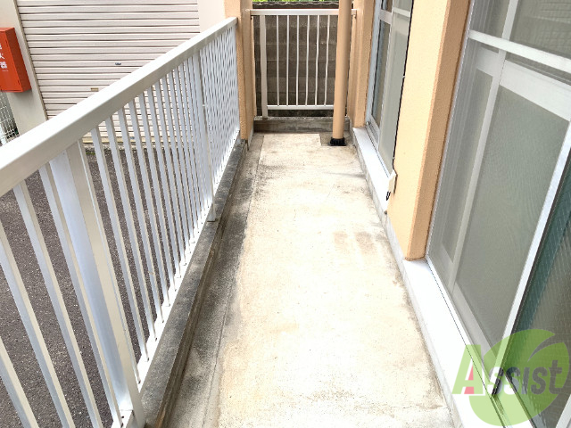 バルコニー　バルコニーです。幅があり、広い印象を受けました。