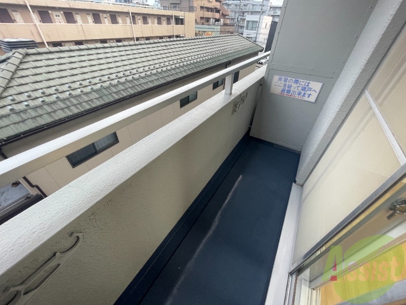 バルコニー　バルコニーは幅があり、広い印象を受けました。
