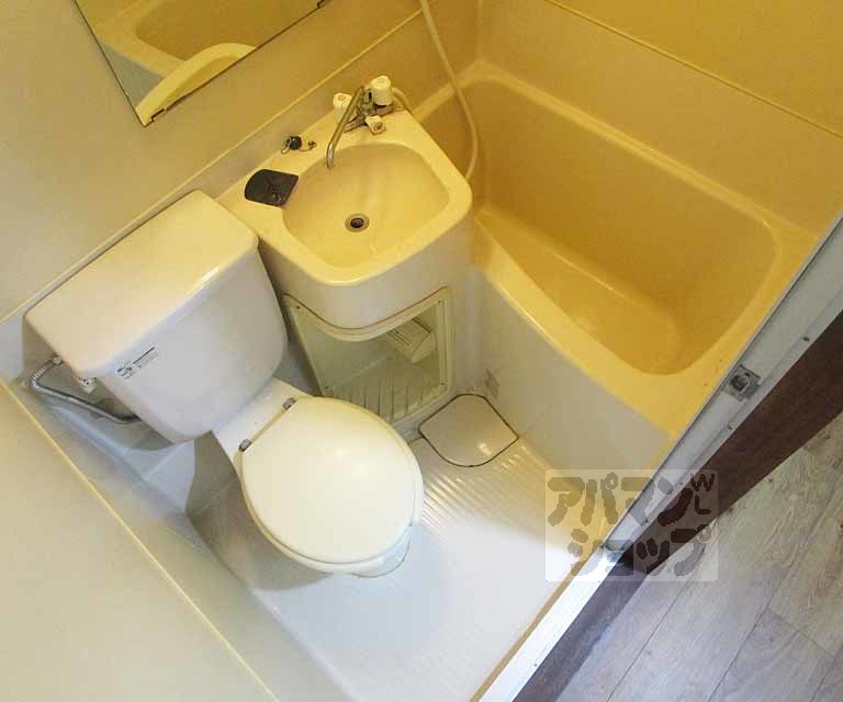 バス・シャワールーム　２０２号室の写真です。