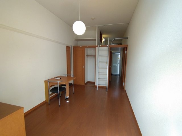 収納　2階以上は絨毯仕様です。