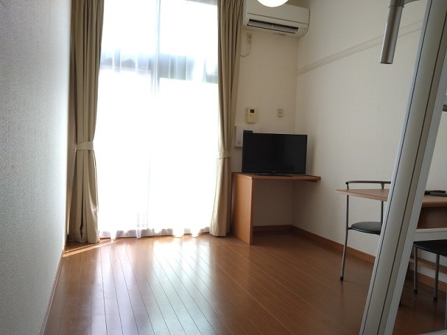 居室・リビング　2階は絨毯仕様です。