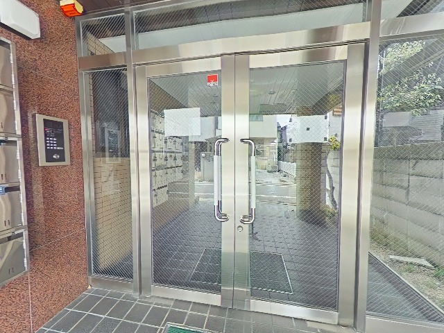 エントランス　オートロックになります