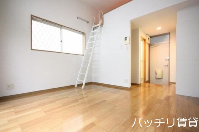 居室・リビング　別号室タイプの為、現状を優先致します。