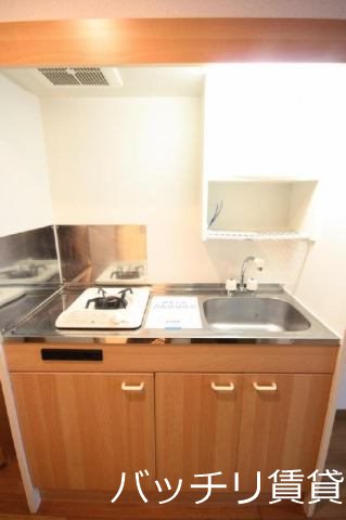 キッチン　別号室タイプの為、現状を優先致します。