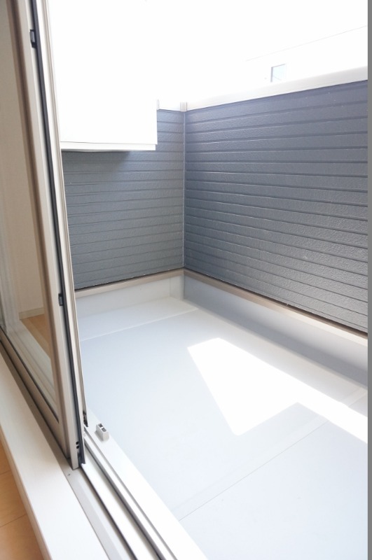 バルコニー　図面と現状に相違がある場合には現状を優先