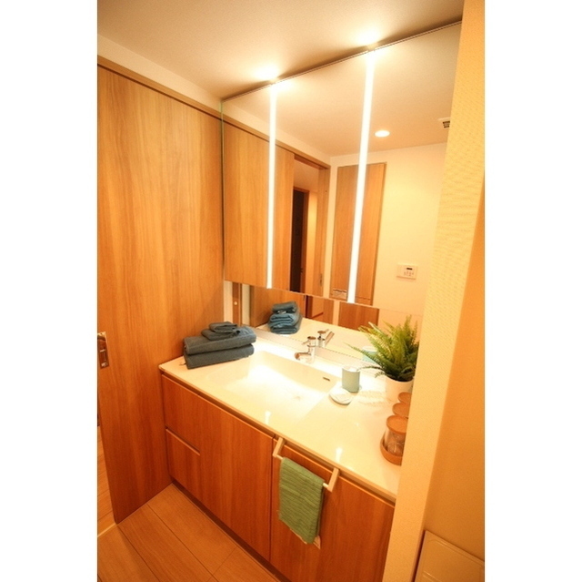 洗面設備　朝の身支度には欠かせない独立洗面化粧台