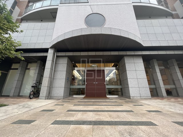 エントランス　ロイヤルパークスなんば　エントランス