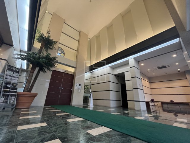 ロビー　ロイヤルパークスなんば　ロビー