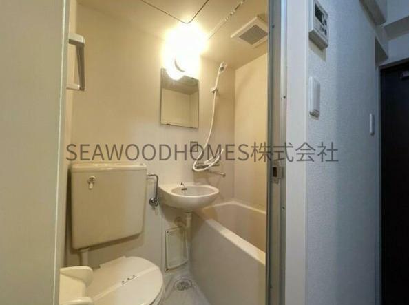 バス・シャワールーム　ユニットバスは丸ごと洗いでいつも清潔を保てます。